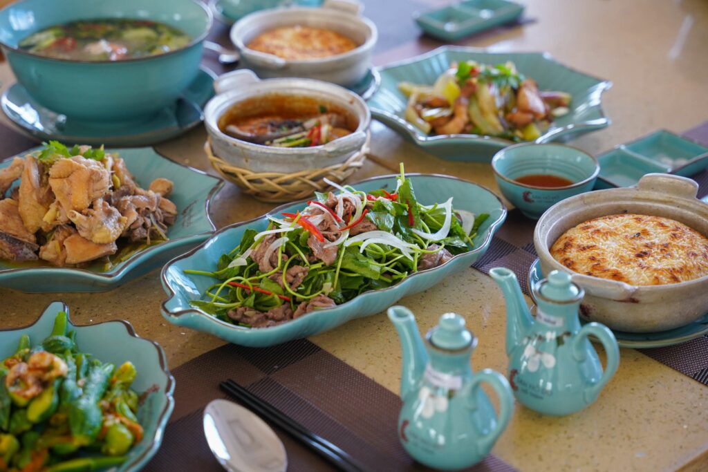 Enjoy convenient dining and explore at your own pace.