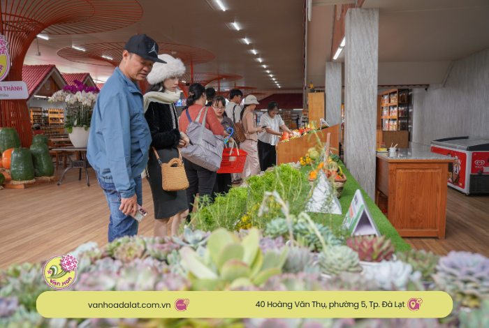 Khu cà phê đặc sản - mua sắm thương mại