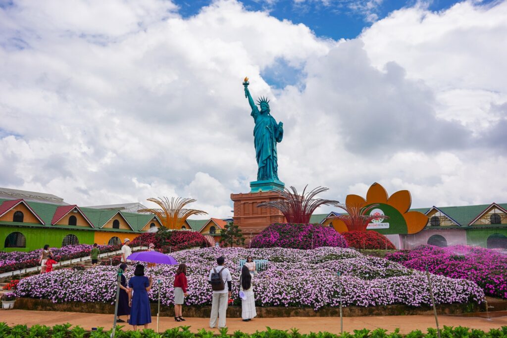 Địa điểm phù hợp tour city tour Đà Lạt cùng KDL Vạn Hoa Đà Lạt