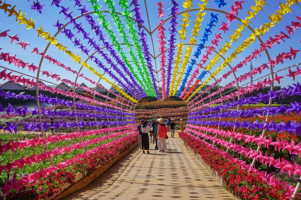 Check-in 25 vườn hoa nổi tiếng ở Đà Lạt – Trải nghiệm sắc hoa bốn mùa