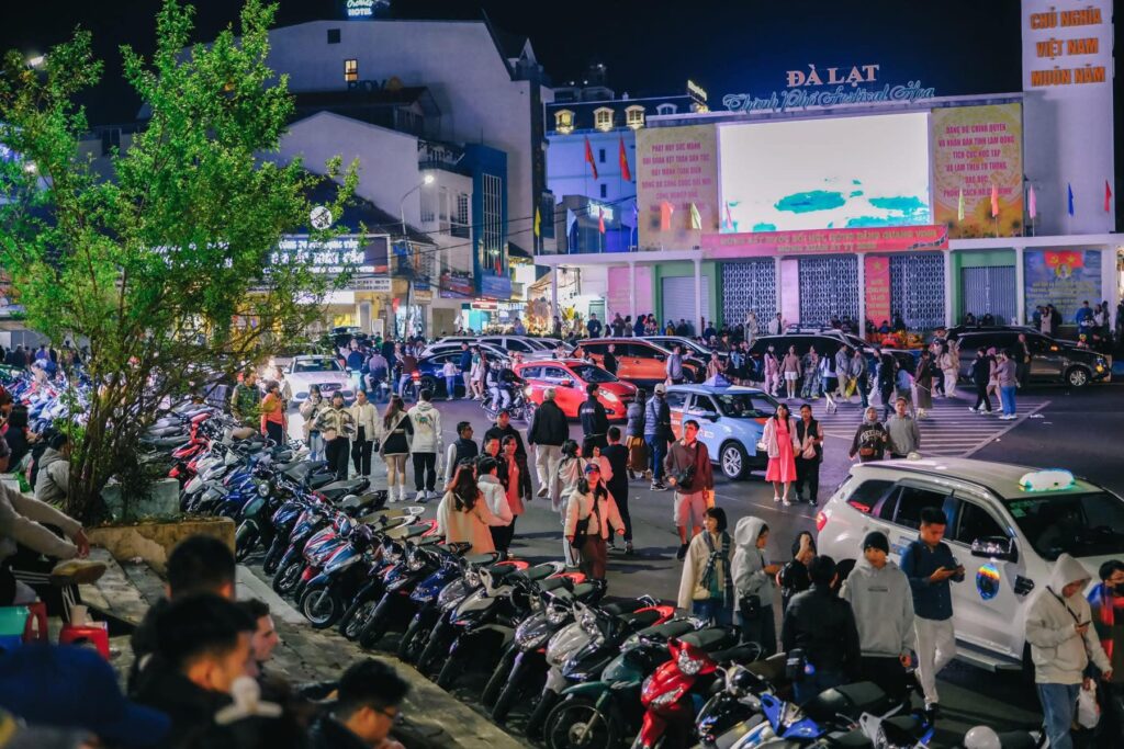 Du lịch Đà Lạt dịp cuối năm, mùa của sương, hoa và lễ hội