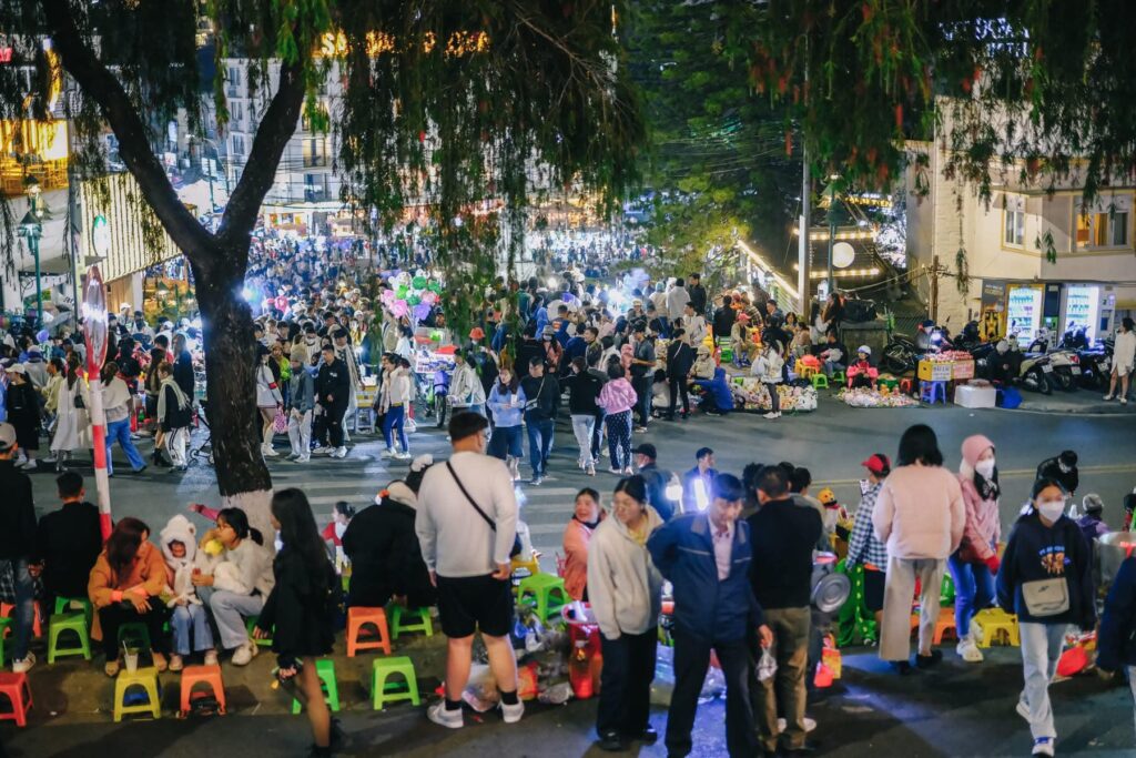 Du lịch Đà Lạt dịp cuối năm, mùa của sương, hoa và lễ hội
