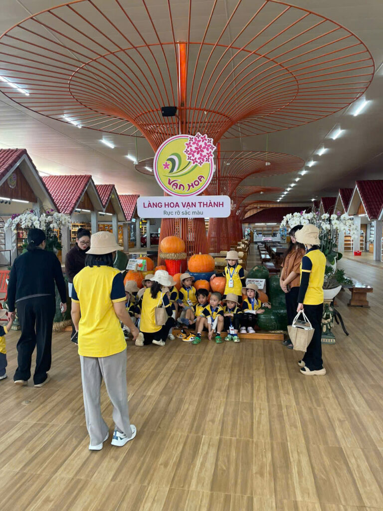 Miễn phí vé cho trẻ mầm non khi tham quan KDL Vạn Hoa Đà Lạt