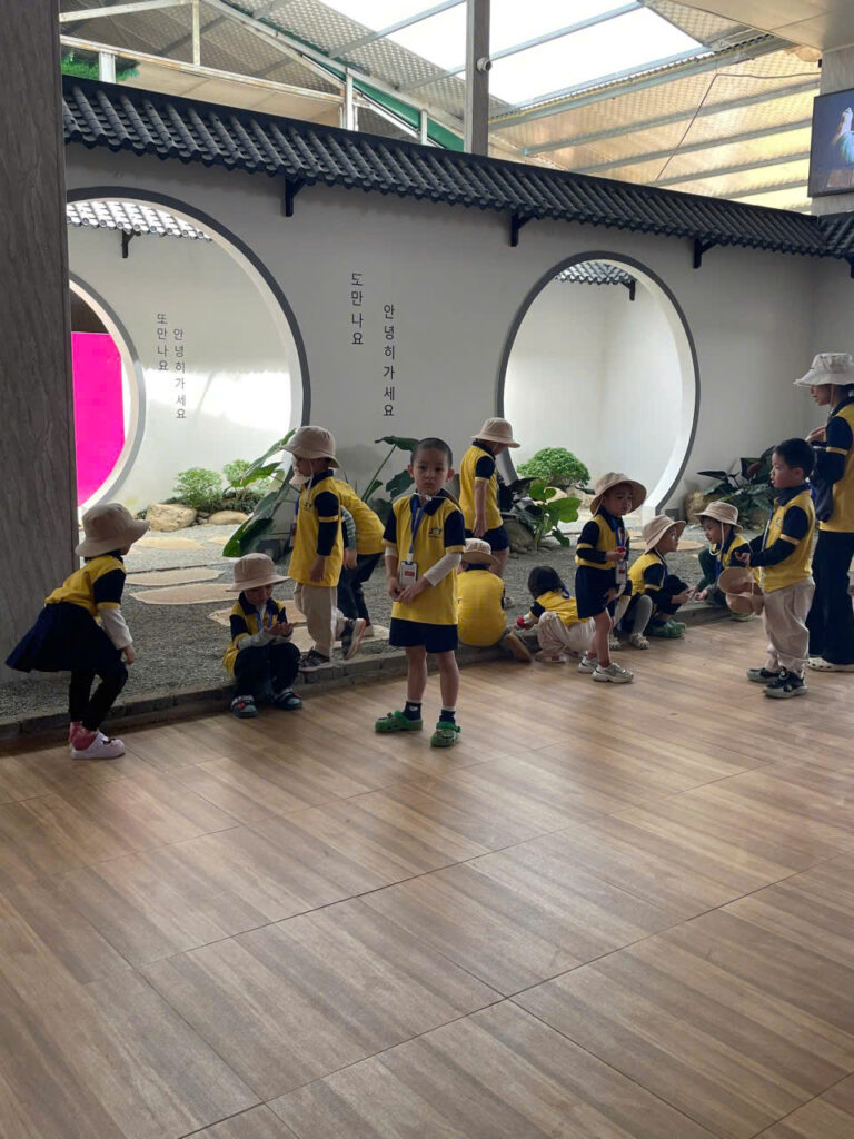 Miễn phí vé cho trẻ mầm non khi tham quan KDL Vạn Hoa Đà Lạt