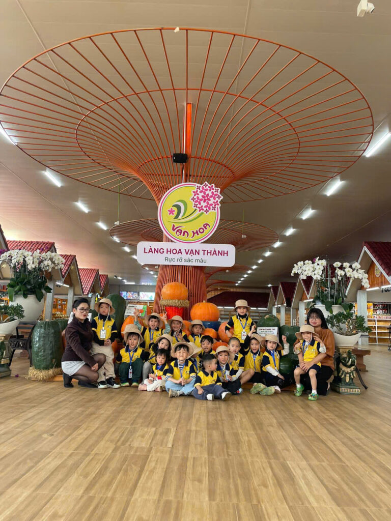 Miễn phí vé cho trẻ mầm non khi tham quan KDL Vạn Hoa Đà Lạt