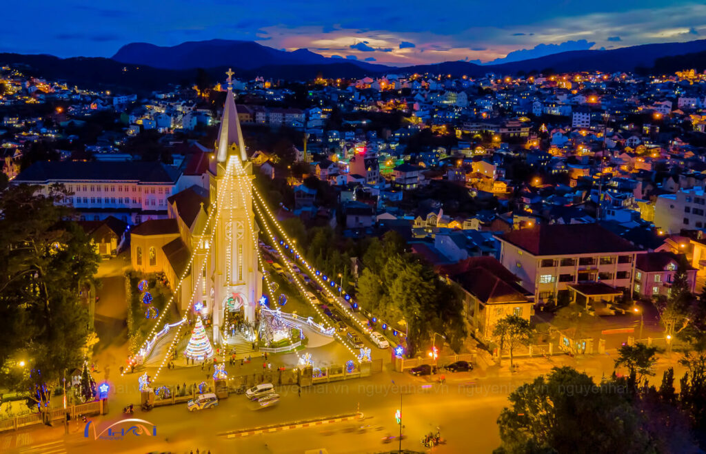 10 nhà thờ đẹp nhất đà lạt