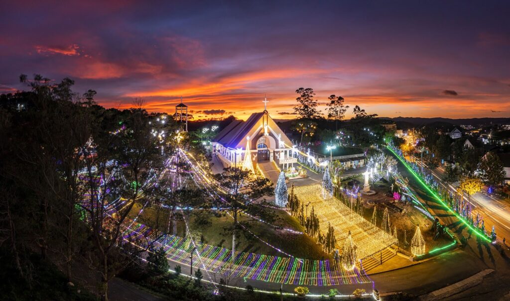 10 nhà thờ đẹp nhất đà lạt